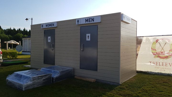 Туалетная кабина на 7 человек с отдельными входами для мужчин и женщин